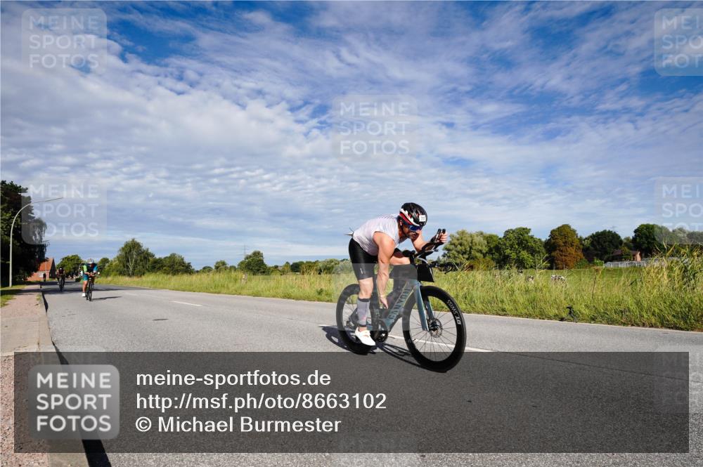 31.08.2025 - Elbe Triathlon Hamburg Michael Burmester http://msf.ph/oto/8663102 31.08.2025 09:32:19 Radfahren 284, 374, 635, 646, 717 meine-sportfotos.de