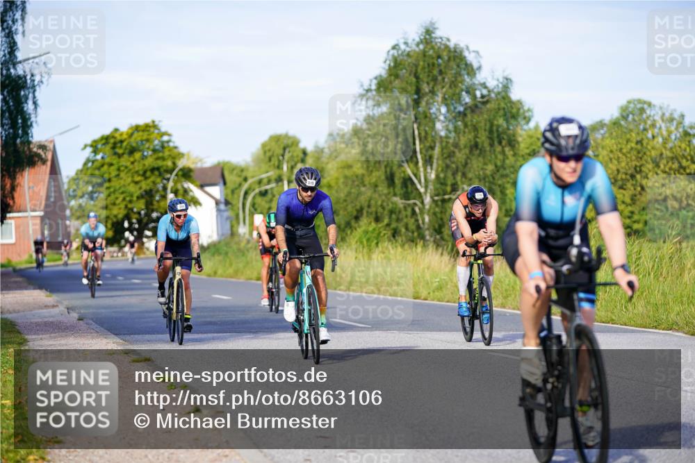 31.08.2025 - Elbe Triathlon Hamburg Michael Burmester http://msf.ph/oto/8663106 31.08.2025 09:14:05 Radfahren 210, 282, 305, 360, 384, 519, 554 meine-sportfotos.de