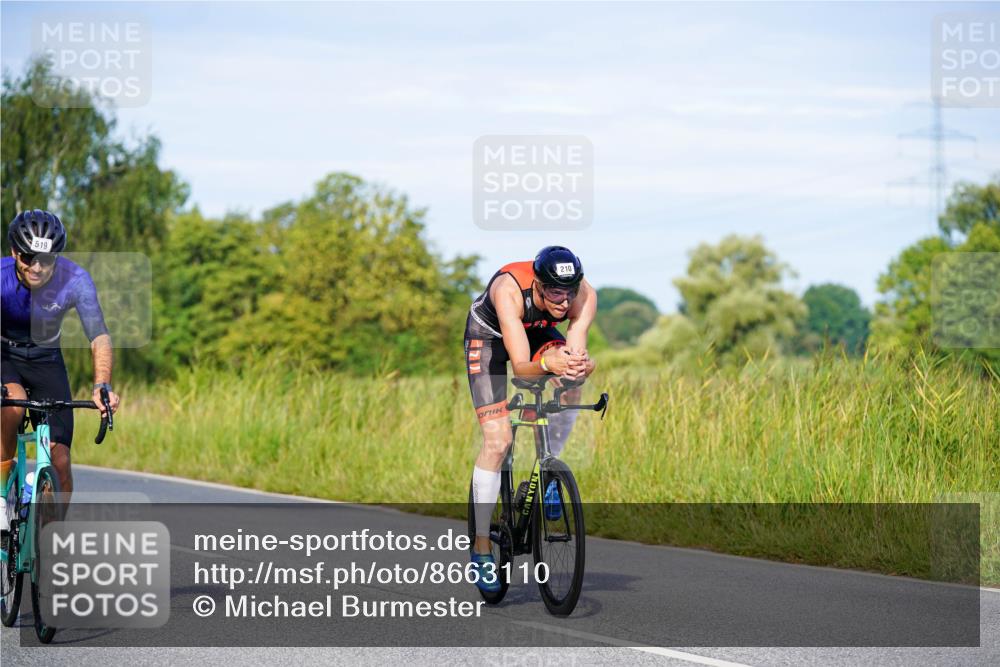 31.08.2025 - Elbe Triathlon Hamburg Michael Burmester http://msf.ph/oto/8663110 31.08.2025 09:14:06 Radfahren 210, 282, 305, 360, 384, 519, 554 meine-sportfotos.de