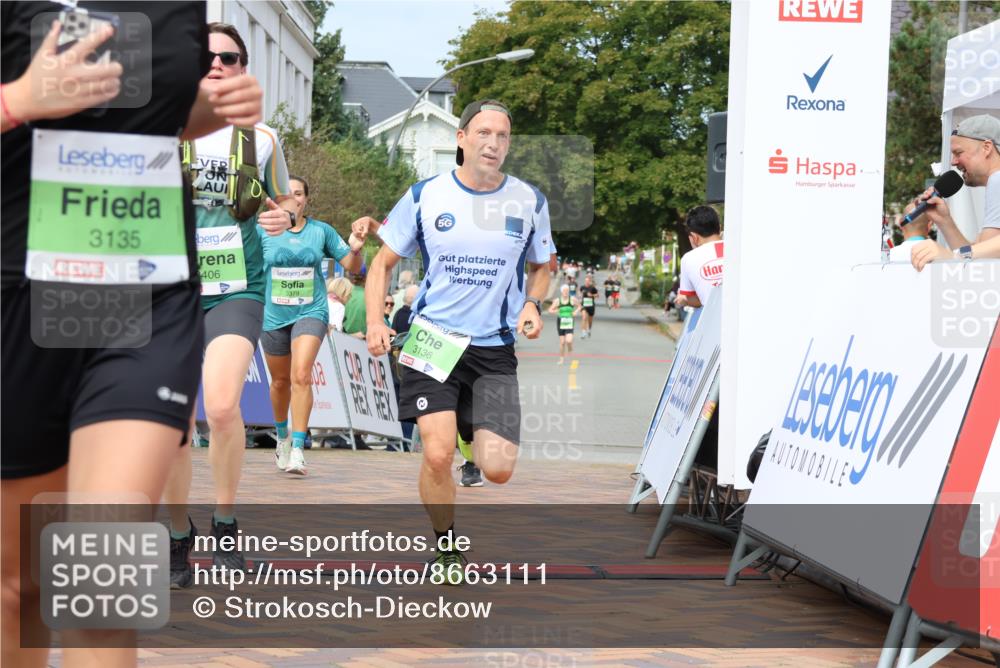31.08.2025 - 21. Blankeneser Heldenlauf Strokosch-Dieckow http://msf.ph/oto/8663111 31.08.2025 11:02:31 Ziel 3380, 3379, 3135, 3136, 3406, 3727 meine-sportfotos.de