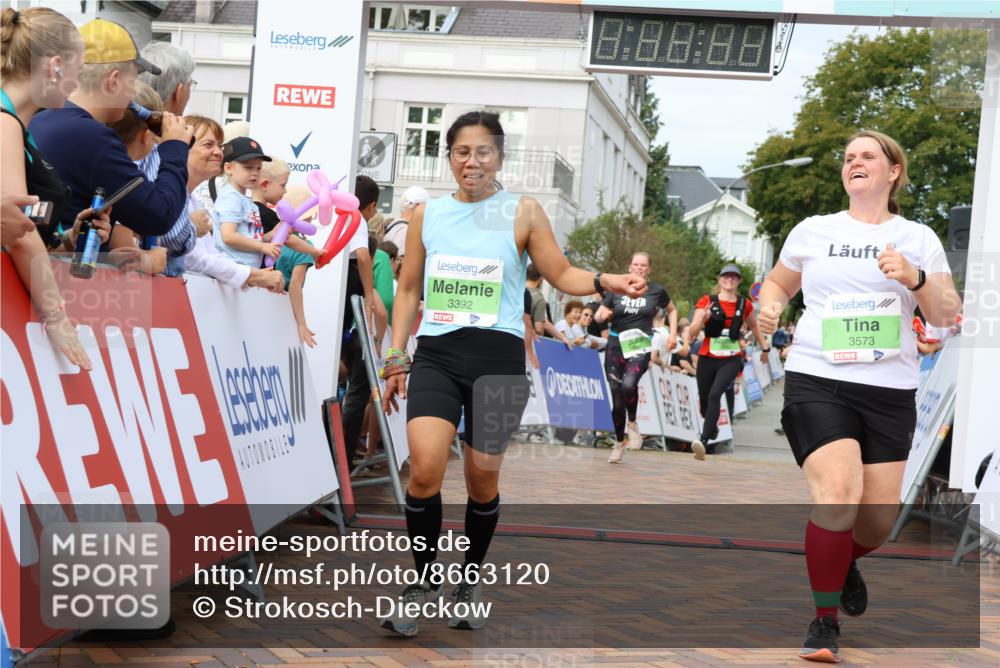 31.08.2025 - 21. Blankeneser Heldenlauf Strokosch-Dieckow http://msf.ph/oto/8663120 31.08.2025 11:21:13 Ziel 3573, 3392, 3085, 3285 meine-sportfotos.de