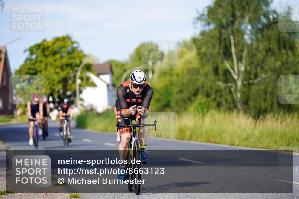 31.08.2025 - Elbe Triathlon Hamburg Michael Burmester http://msf.ph/oto/8663123 31.08.2025 09:14:15 Radfahren 216, 249, 256, 357, 496 meine-sportfotos.de