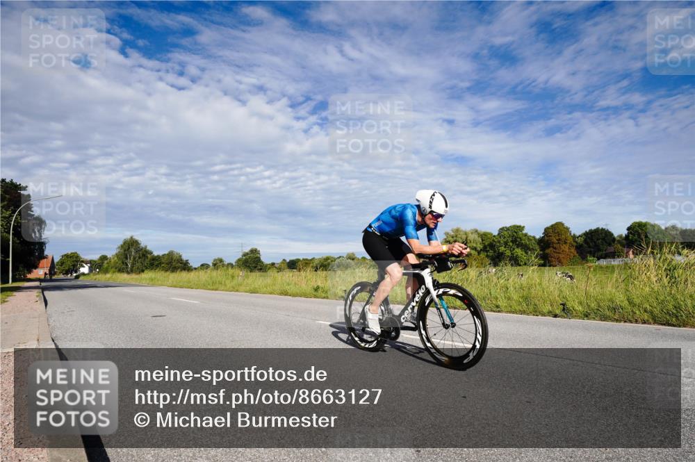 31.08.2025 - Elbe Triathlon Hamburg Michael Burmester http://msf.ph/oto/8663127 31.08.2025 09:32:49 Radfahren 709, 713 meine-sportfotos.de
