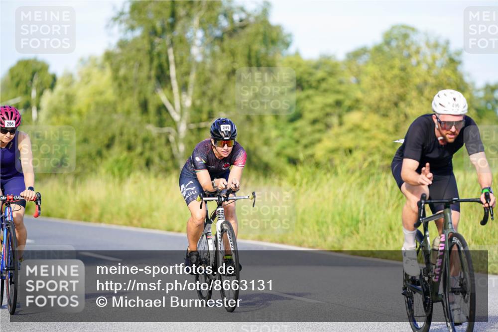 31.08.2025 - Elbe Triathlon Hamburg Michael Burmester http://msf.ph/oto/8663131 31.08.2025 09:14:18 Radfahren 216, 249, 256, 357, 496 meine-sportfotos.de