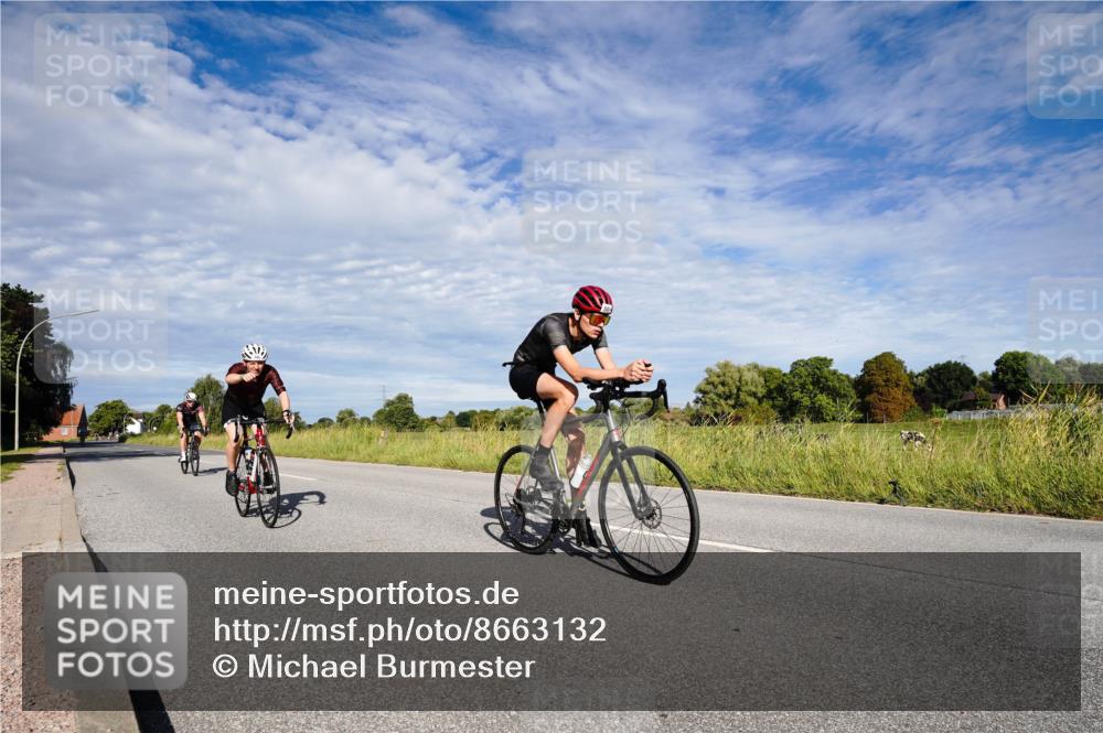 31.08.2025 - Elbe Triathlon Hamburg Michael Burmester http://msf.ph/oto/8663132 31.08.2025 09:33:02 Radfahren 184, 381, 495, 502 meine-sportfotos.de