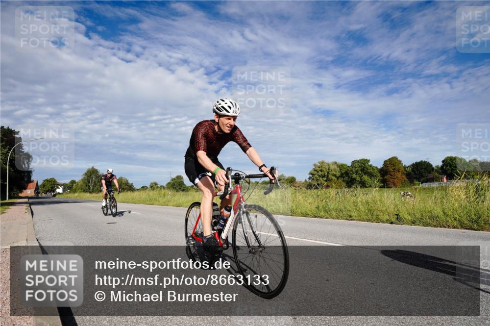 31.08.2025 - Elbe Triathlon Hamburg Michael Burmester http://msf.ph/oto/8663133 31.08.2025 09:33:03 Radfahren 184, 381, 495, 502 meine-sportfotos.de