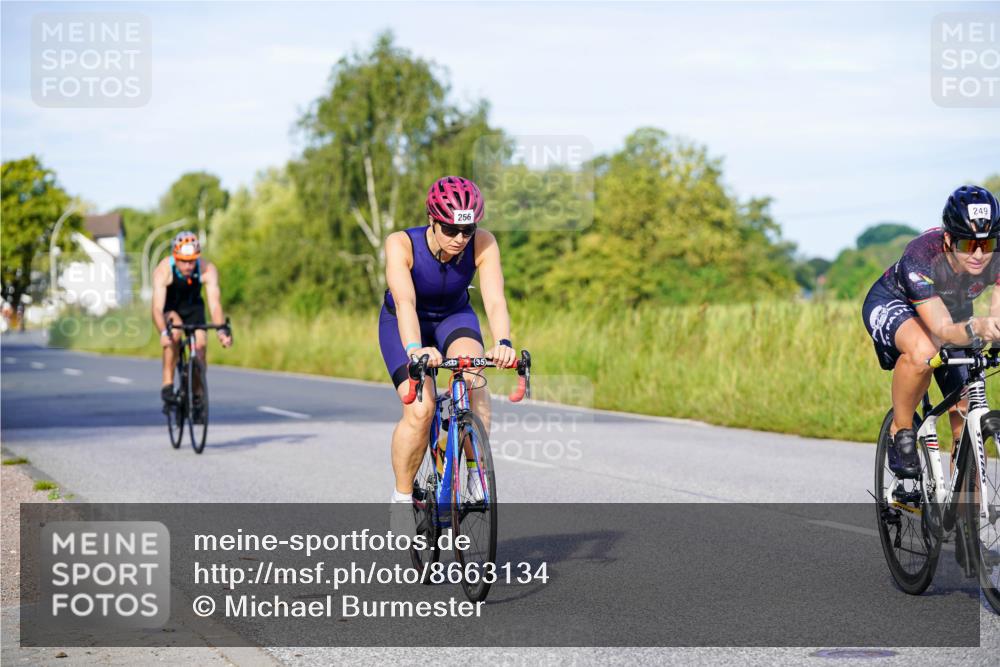 31.08.2025 - Elbe Triathlon Hamburg Michael Burmester http://msf.ph/oto/8663134 31.08.2025 09:14:19 Radfahren 216, 249, 256, 357, 496 meine-sportfotos.de