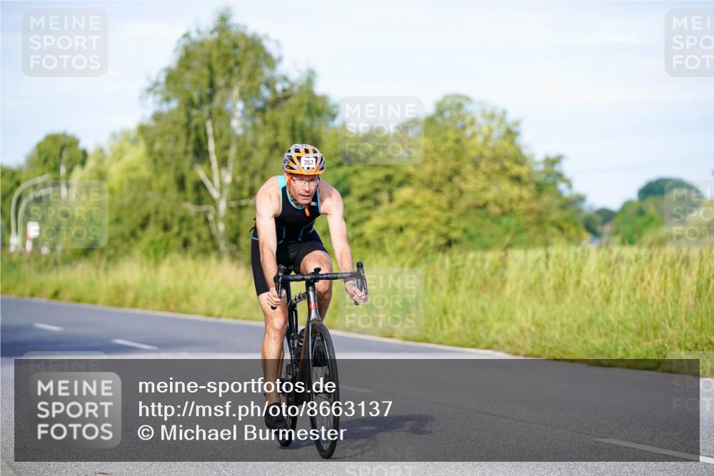 31.08.2025 - Elbe Triathlon Hamburg Michael Burmester http://msf.ph/oto/8663137 31.08.2025 09:14:20 Radfahren 249, 256, 357, 496 meine-sportfotos.de