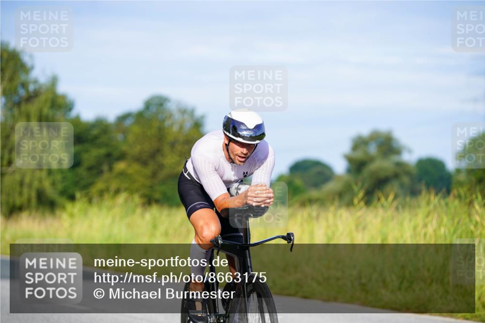 31.08.2025 - Elbe Triathlon Hamburg Michael Burmester http://msf.ph/oto/8663175 31.08.2025 09:14:39 Radfahren 421, 596 meine-sportfotos.de