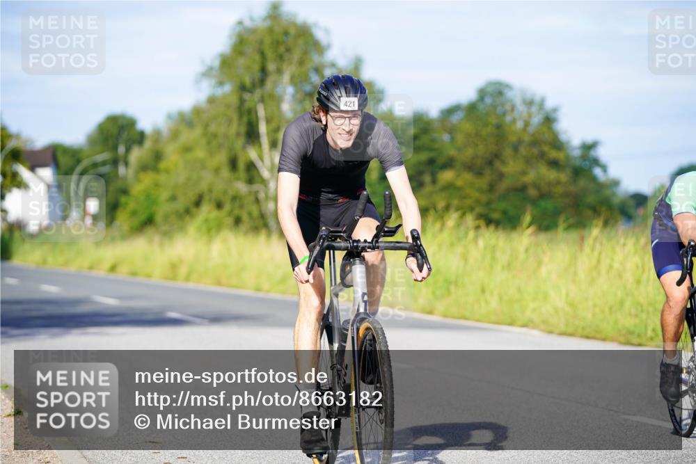 31.08.2025 - Elbe Triathlon Hamburg Michael Burmester http://msf.ph/oto/8663182 31.08.2025 09:14:46 Radfahren 377, 421, 493 meine-sportfotos.de