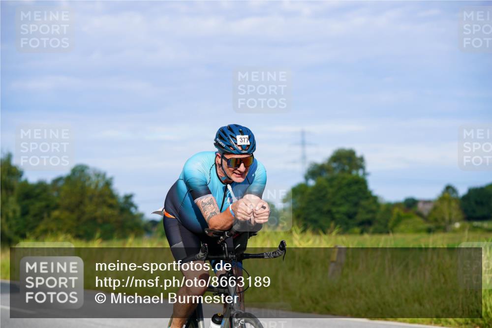 31.08.2025 - Elbe Triathlon Hamburg Michael Burmester http://msf.ph/oto/8663189 31.08.2025 09:14:52 Radfahren 354, 377 meine-sportfotos.de