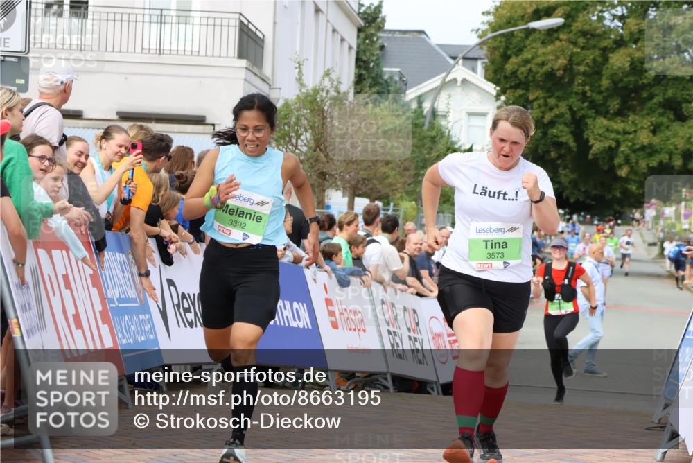 31.08.2025 - 21. Blankeneser Heldenlauf Strokosch-Dieckow http://msf.ph/oto/8663195 31.08.2025 11:21:11 Ziel 3573, 3392, 3085, 3285 meine-sportfotos.de
