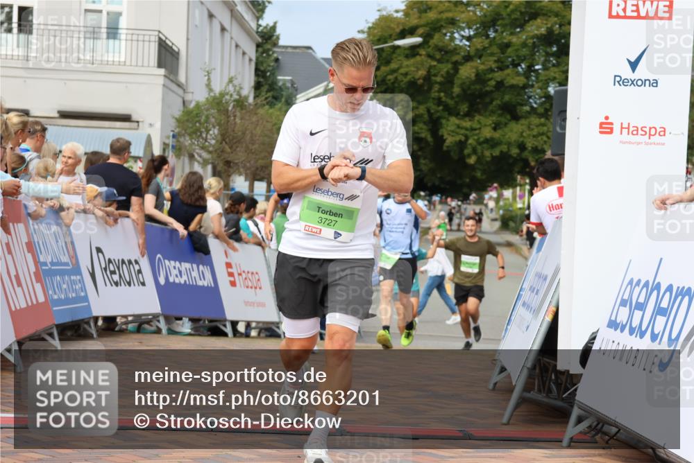 31.08.2025 - 21. Blankeneser Heldenlauf Strokosch-Dieckow http://msf.ph/oto/8663201 31.08.2025 11:02:27 Ziel 3135, 3136, 3406, 3484, 3727 meine-sportfotos.de