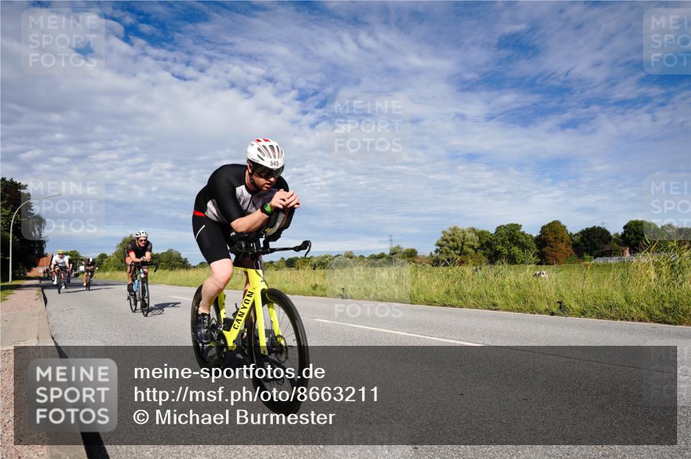 31.08.2025 - Elbe Triathlon Hamburg Michael Burmester http://msf.ph/oto/8663211 31.08.2025 09:34:04 Radfahren 319, 367, 416, 480, 515, 516, 545, 682, 696 meine-sportfotos.de