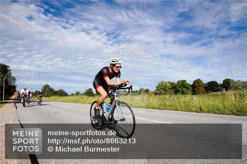 31.08.2025 - Elbe Triathlon Hamburg Michael Burmester http://msf.ph/oto/8663213 31.08.2025 09:34:04 Radfahren 319, 367, 416, 480, 515, 516, 545, 682, 696 meine-sportfotos.de