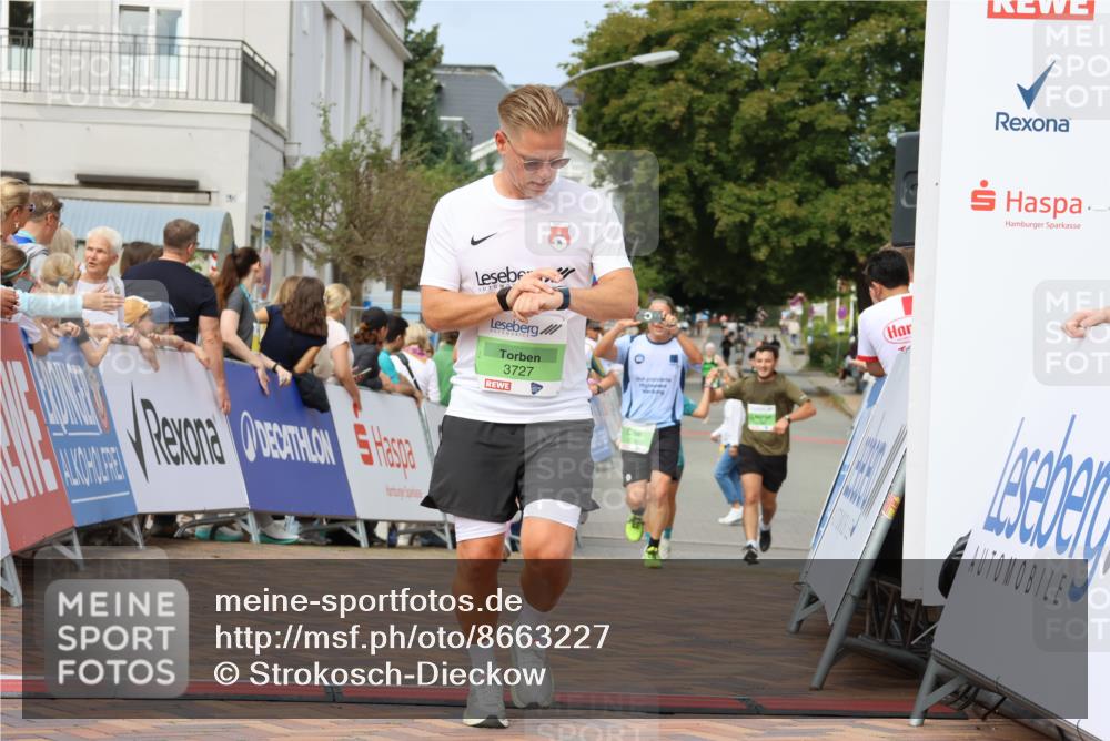 31.08.2025 - 21. Blankeneser Heldenlauf Strokosch-Dieckow http://msf.ph/oto/8663227 31.08.2025 11:02:27 Ziel 3135, 3136, 3406, 3484, 3727 meine-sportfotos.de