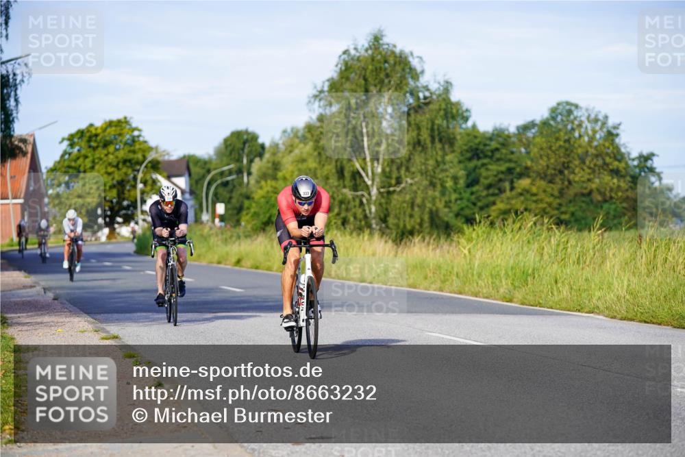 31.08.2025 - Elbe Triathlon Hamburg Michael Burmester http://msf.ph/oto/8663232 31.08.2025 09:15:13 Radfahren 274, 291, 333, 359 meine-sportfotos.de