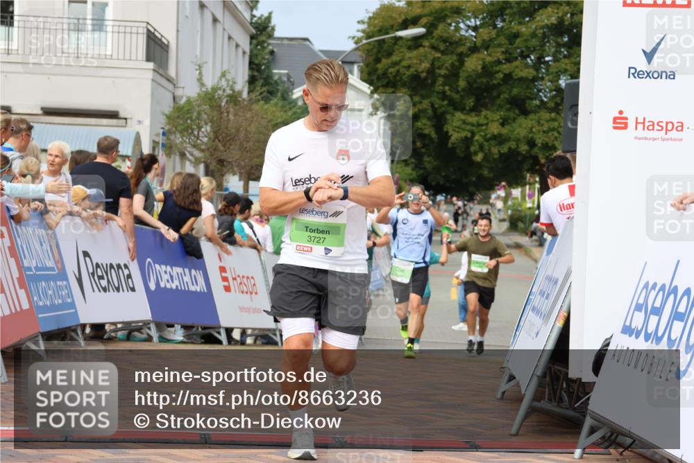 31.08.2025 - 21. Blankeneser Heldenlauf Strokosch-Dieckow http://msf.ph/oto/8663236 31.08.2025 11:02:27 Ziel 3135, 3136, 3406, 3484, 3727 meine-sportfotos.de