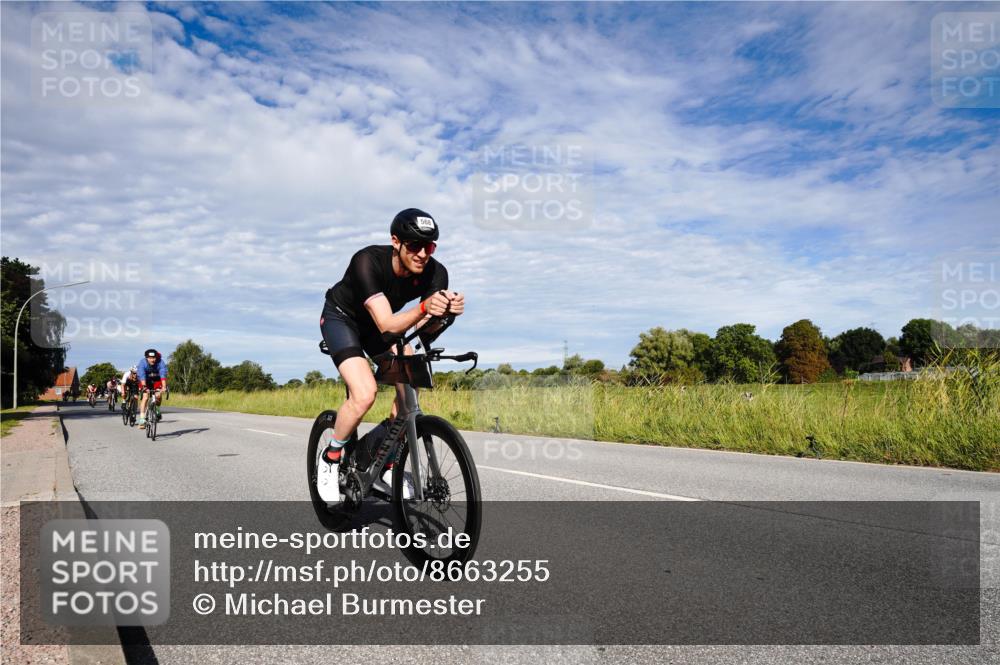 31.08.2025 - Elbe Triathlon Hamburg Michael Burmester http://msf.ph/oto/8663255 31.08.2025 09:34:55 Radfahren 264, 375, 422, 440, 537, 568, 606, 727 meine-sportfotos.de