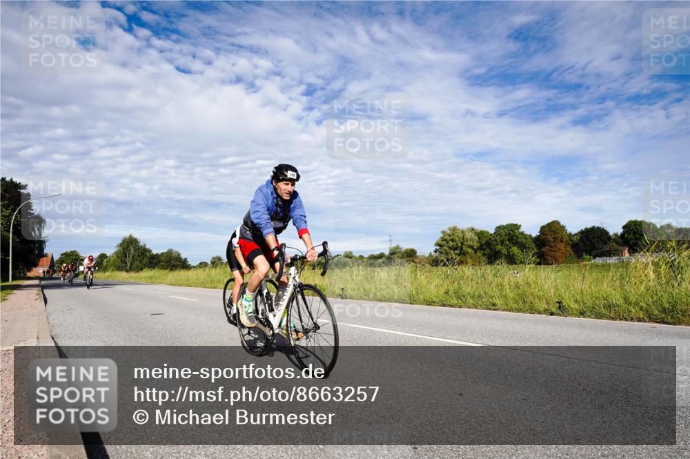 31.08.2025 - Elbe Triathlon Hamburg Michael Burmester http://msf.ph/oto/8663257 31.08.2025 09:34:56 Radfahren 264, 375, 422, 428, 440, 537, 568, 606, 727 meine-sportfotos.de