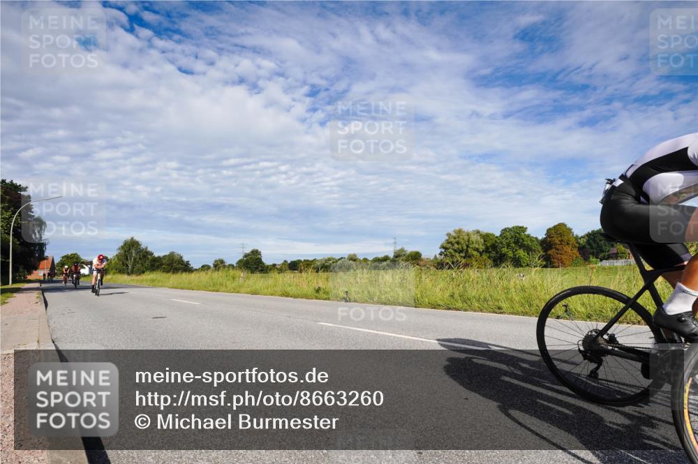 31.08.2025 - Elbe Triathlon Hamburg Michael Burmester http://msf.ph/oto/8663260 31.08.2025 09:34:56 Radfahren 264, 375, 422, 428, 440, 537, 568, 606, 727 meine-sportfotos.de