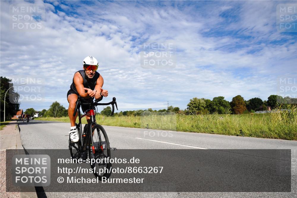 31.08.2025 - Elbe Triathlon Hamburg Michael Burmester http://msf.ph/oto/8663267 31.08.2025 09:35:00 Radfahren 264, 422, 428, 447, 537, 727 meine-sportfotos.de