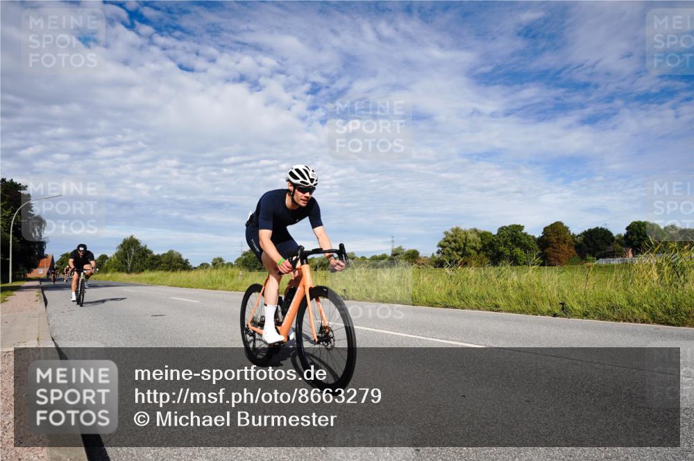 31.08.2025 - Elbe Triathlon Hamburg Michael Burmester http://msf.ph/oto/8663279 31.08.2025 09:35:13 Radfahren 250, 425, 446, 532, 730, 766 meine-sportfotos.de