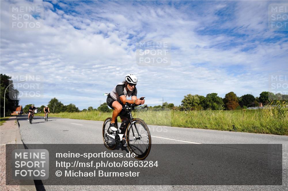 31.08.2025 - Elbe Triathlon Hamburg Michael Burmester http://msf.ph/oto/8663284 31.08.2025 09:35:15 Radfahren 250, 425, 446, 532, 593, 766 meine-sportfotos.de