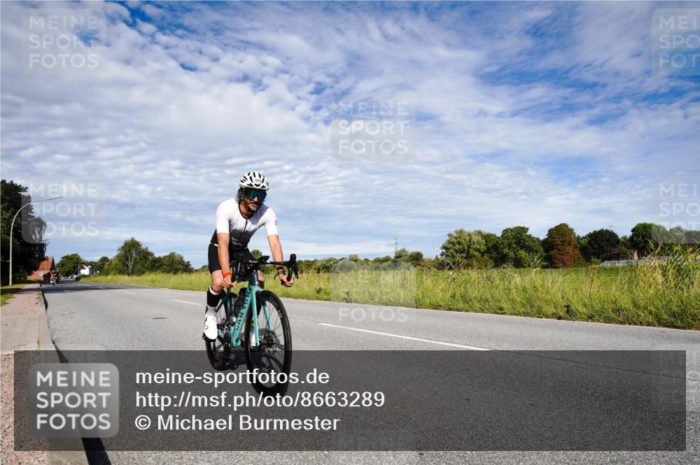 31.08.2025 - Elbe Triathlon Hamburg Michael Burmester http://msf.ph/oto/8663289 31.08.2025 09:35:22 Radfahren 276, 468, 593, 658, 764 meine-sportfotos.de