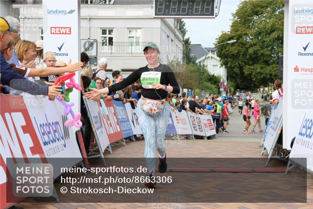 31.08.2025 - 21. Blankeneser Heldenlauf Strokosch-Dieckow http://msf.ph/oto/8663306 31.08.2025 11:20:57 Ziel 3167, 3257, 3325 meine-sportfotos.de