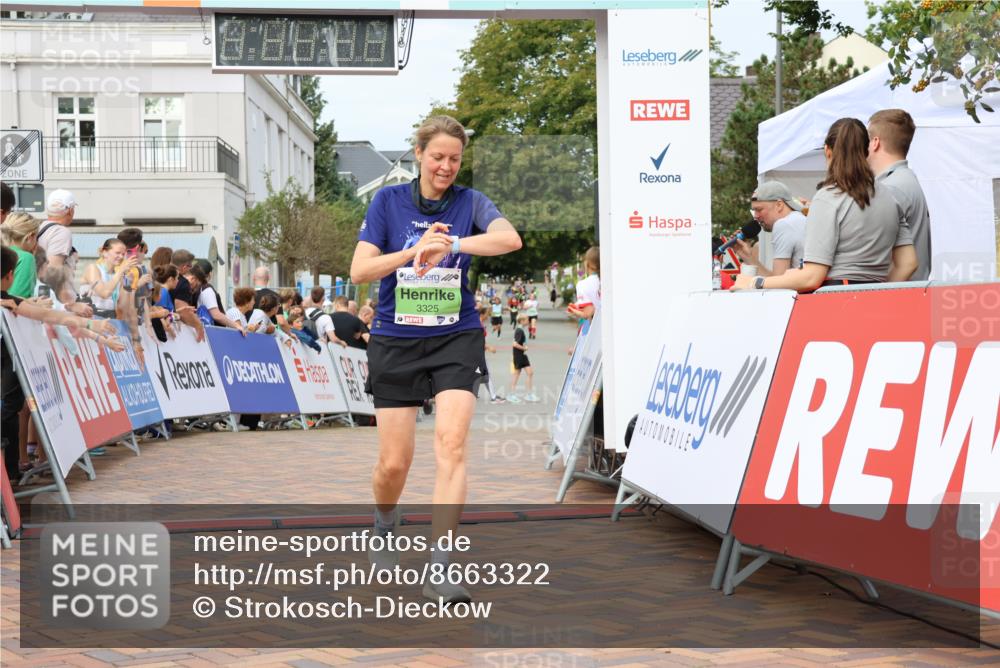 31.08.2025 - 21. Blankeneser Heldenlauf Strokosch-Dieckow http://msf.ph/oto/8663322 31.08.2025 11:20:53 Ziel 3167, 3257, 3325 meine-sportfotos.de