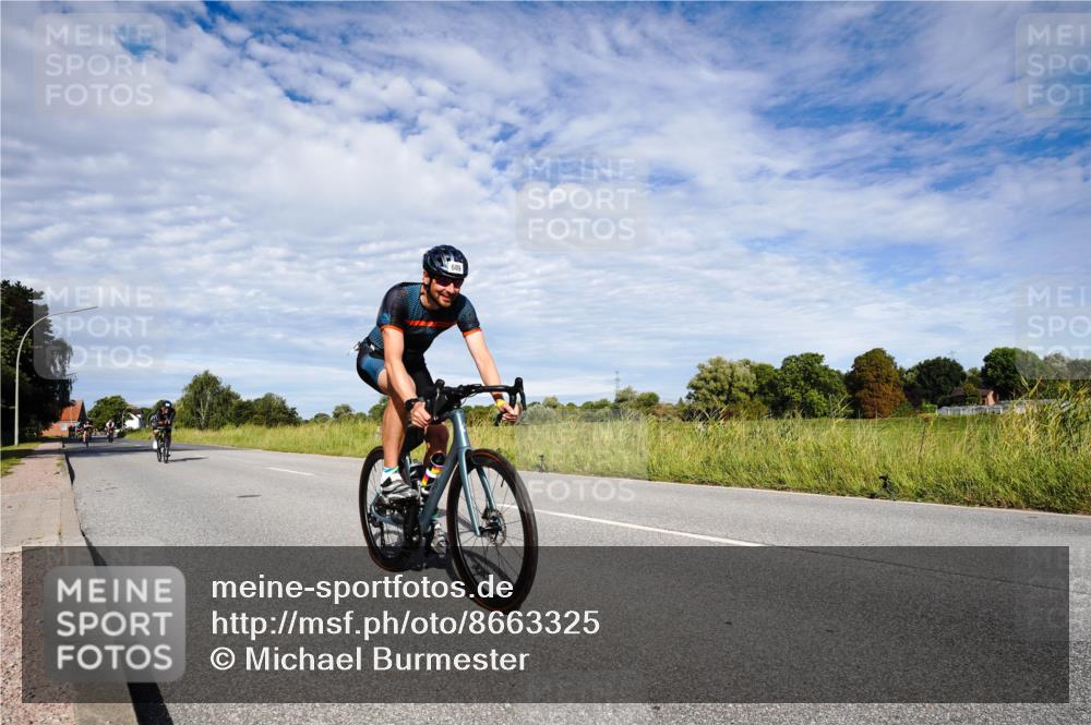 31.08.2025 - Elbe Triathlon Hamburg Michael Burmester http://msf.ph/oto/8663325 31.08.2025 09:35:58 Radfahren 426, 430, 443, 689, 769, 834 meine-sportfotos.de