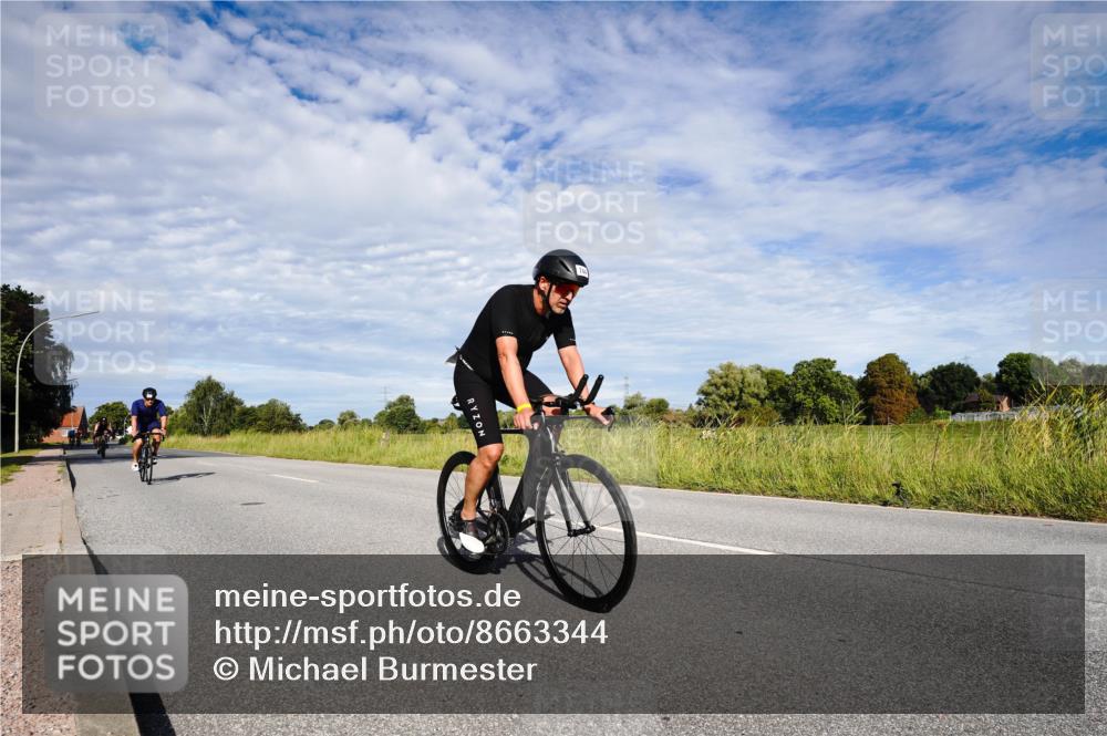 31.08.2025 - Elbe Triathlon Hamburg Michael Burmester http://msf.ph/oto/8663344 31.08.2025 09:36:12 Radfahren 327, 372, 390, 483, 561, 744, 761 meine-sportfotos.de