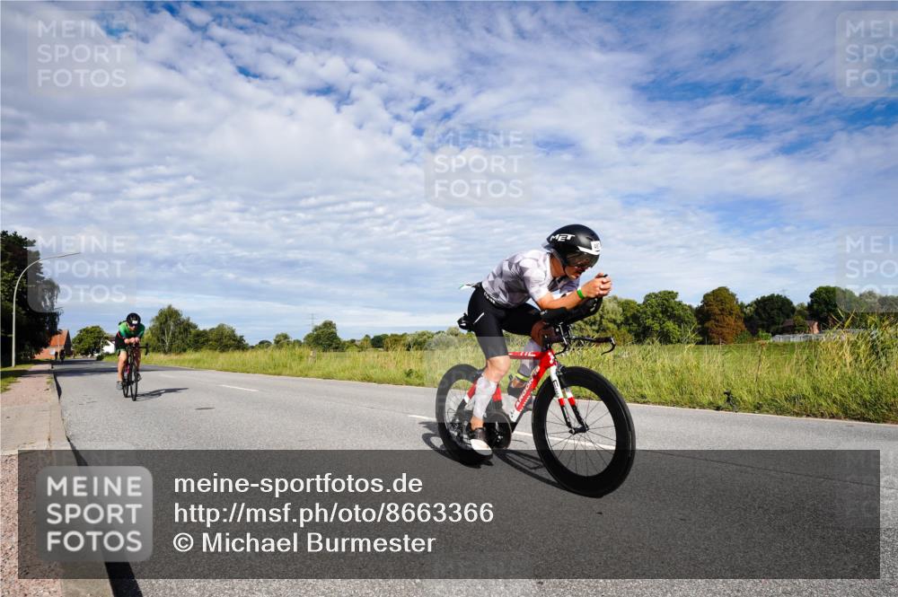 31.08.2025 - Elbe Triathlon Hamburg Michael Burmester http://msf.ph/oto/8663366 31.08.2025 09:36:32 Radfahren 397, 467, 517, 849 meine-sportfotos.de