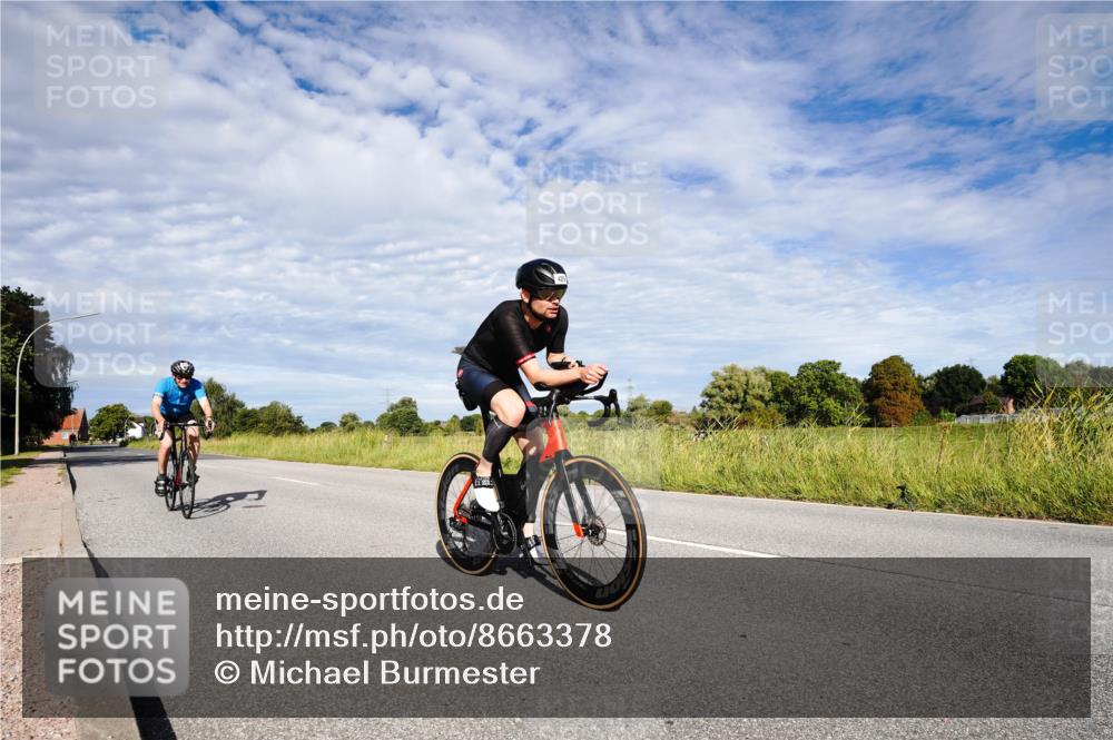 31.08.2025 - Elbe Triathlon Hamburg Michael Burmester http://msf.ph/oto/8663378 31.08.2025 09:36:47 Radfahren 300, 429, 651, 703 meine-sportfotos.de