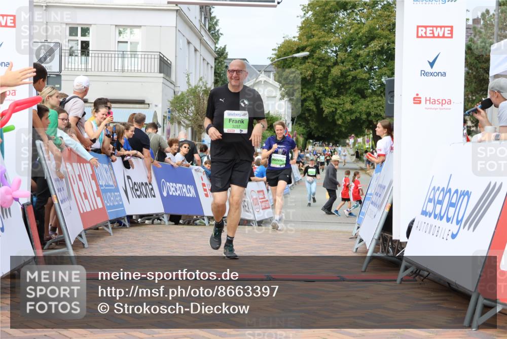 31.08.2025 - 21. Blankeneser Heldenlauf Strokosch-Dieckow http://msf.ph/oto/8663397 31.08.2025 11:20:48 Ziel 3184, 3179, 3257, 3325 meine-sportfotos.de