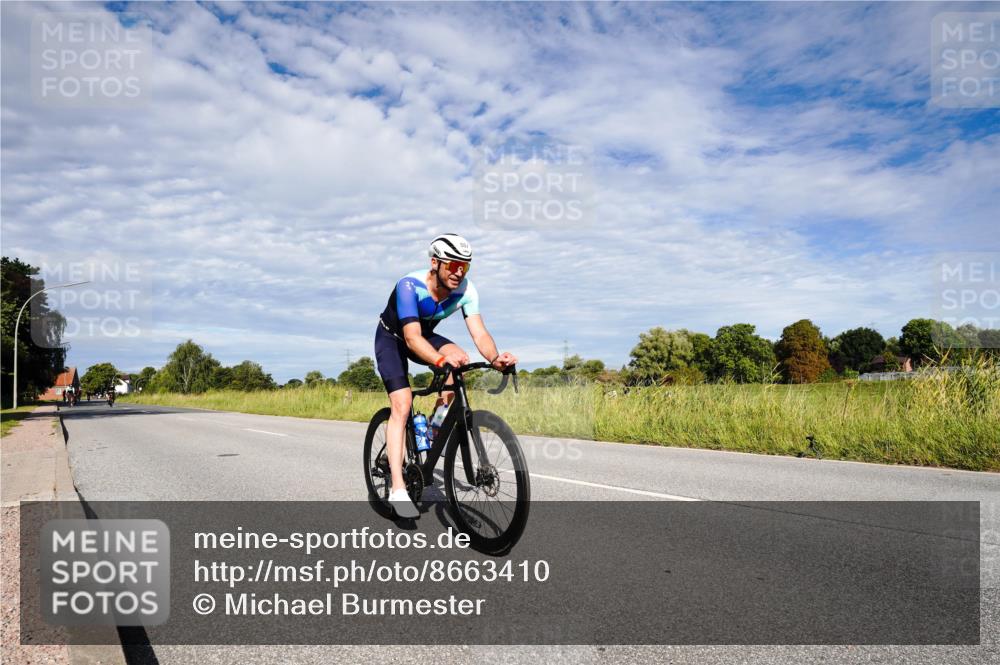 31.08.2025 - Elbe Triathlon Hamburg Michael Burmester http://msf.ph/oto/8663410 31.08.2025 09:37:18 Radfahren 325, 474, 479, 557, 638, 918 meine-sportfotos.de