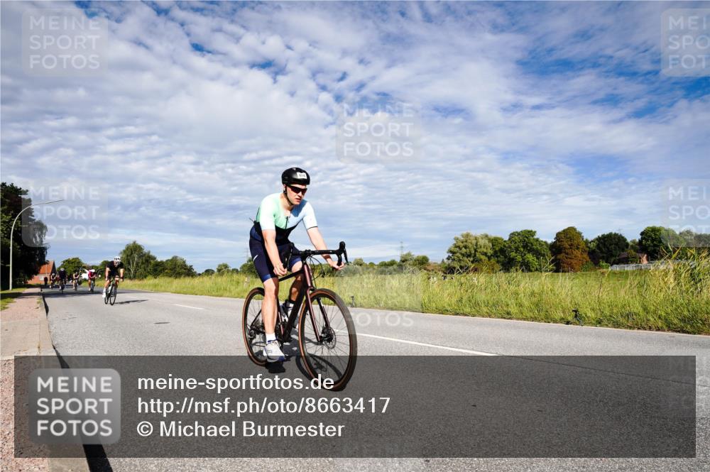 31.08.2025 - Elbe Triathlon Hamburg Michael Burmester http://msf.ph/oto/8663417 31.08.2025 09:37:25 Radfahren 331, 474, 479, 529, 530, 638, 728, 741, 918 meine-sportfotos.de
