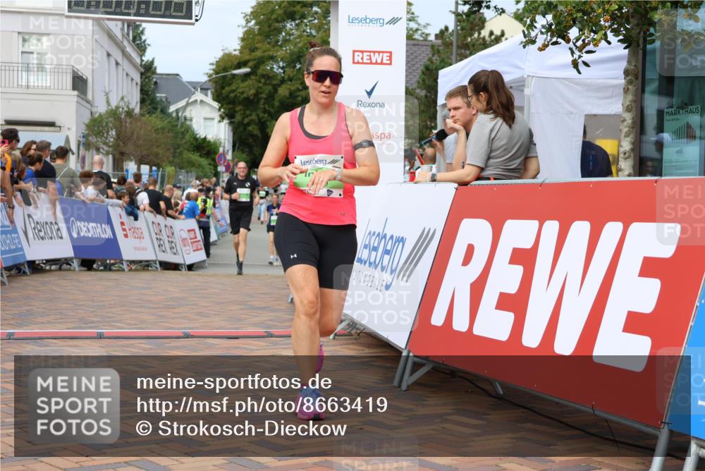 31.08.2025 - 21. Blankeneser Heldenlauf Strokosch-Dieckow http://msf.ph/oto/8663419 31.08.2025 11:20:44 Ziel 3184, 3179 meine-sportfotos.de