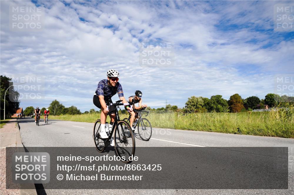 31.08.2025 - Elbe Triathlon Hamburg Michael Burmester http://msf.ph/oto/8663425 31.08.2025 09:37:28 Radfahren 270, 331, 479, 529, 530, 543, 690, 728, 741 meine-sportfotos.de