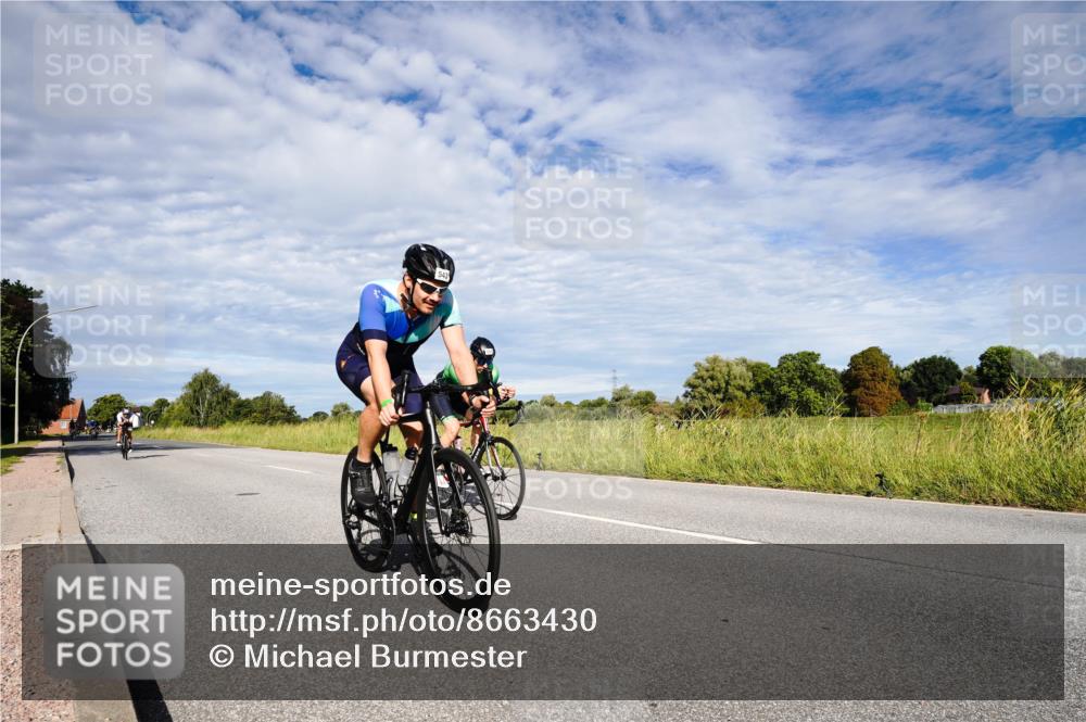 31.08.2025 - Elbe Triathlon Hamburg Michael Burmester http://msf.ph/oto/8663430 31.08.2025 09:37:33 Radfahren 270, 386, 543, 575, 690, 925 meine-sportfotos.de