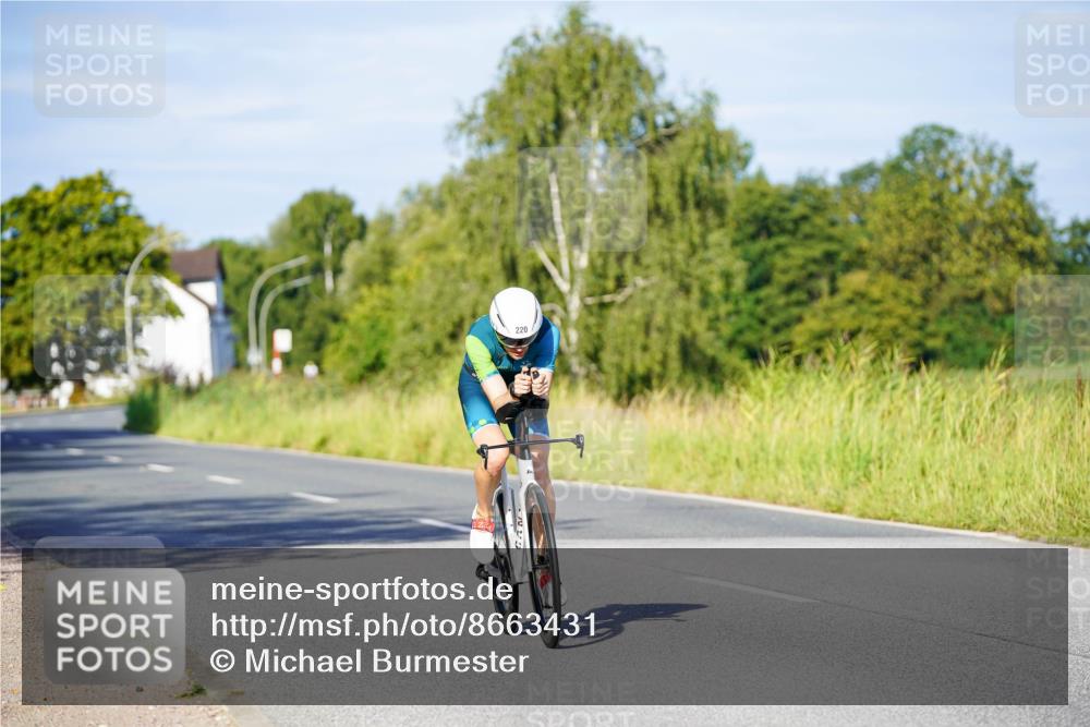 31.08.2025 - Elbe Triathlon Hamburg Michael Burmester http://msf.ph/oto/8663431 31.08.2025 09:16:57 Radfahren 220, 598 meine-sportfotos.de