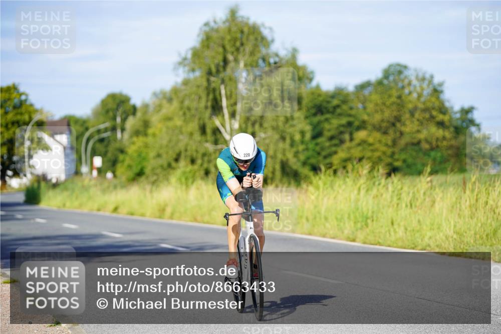 31.08.2025 - Elbe Triathlon Hamburg Michael Burmester http://msf.ph/oto/8663433 31.08.2025 09:16:57 Radfahren 220, 598 meine-sportfotos.de