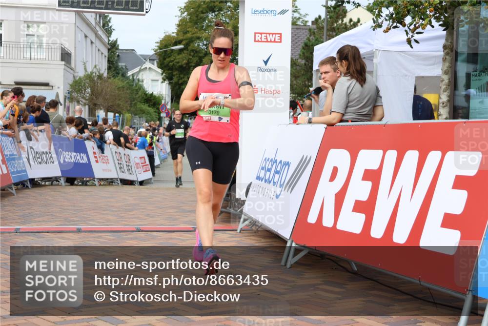 31.08.2025 - 21. Blankeneser Heldenlauf Strokosch-Dieckow http://msf.ph/oto/8663435 31.08.2025 11:20:43 Ziel 3184, 3179 meine-sportfotos.de