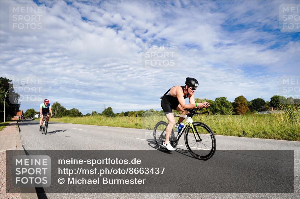 31.08.2025 - Elbe Triathlon Hamburg Michael Burmester http://msf.ph/oto/8663437 31.08.2025 09:37:43 Radfahren 371, 389, 587, 704 meine-sportfotos.de