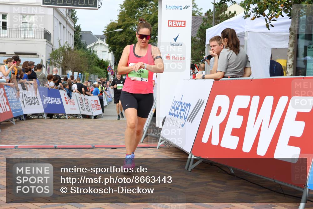31.08.2025 - 21. Blankeneser Heldenlauf Strokosch-Dieckow http://msf.ph/oto/8663443 31.08.2025 11:20:43 Ziel 3184, 3179 meine-sportfotos.de