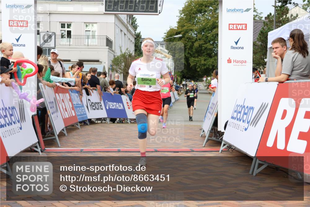 31.08.2025 - 21. Blankeneser Heldenlauf Strokosch-Dieckow http://msf.ph/oto/8663451 31.08.2025 11:20:40 Ziel 3184, 3179 meine-sportfotos.de