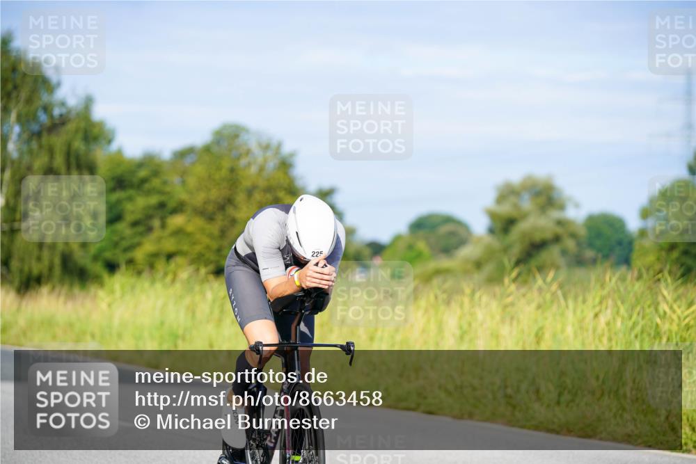 31.08.2025 - Elbe Triathlon Hamburg Michael Burmester http://msf.ph/oto/8663458 31.08.2025 09:17:12 Radfahren 196, 225, 297 meine-sportfotos.de