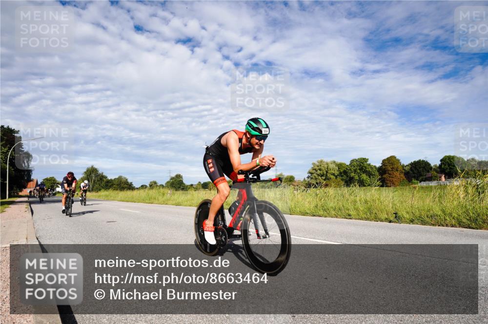 31.08.2025 - Elbe Triathlon Hamburg Michael Burmester http://msf.ph/oto/8663464 31.08.2025 09:38:03 Radfahren 252, 304, 335, 391, 403, 405, 540, 551, 554, 854, 895 meine-sportfotos.de