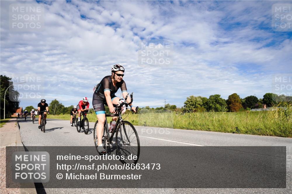 31.08.2025 - Elbe Triathlon Hamburg Michael Burmester http://msf.ph/oto/8663473 31.08.2025 09:38:07 Radfahren 304, 335, 370, 391, 403, 405, 788, 854, 895 meine-sportfotos.de